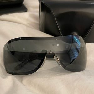 CHANEL frameless sunglasses